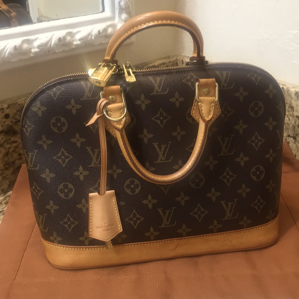 Louis Vuitton Alma PM Authentic!!!!